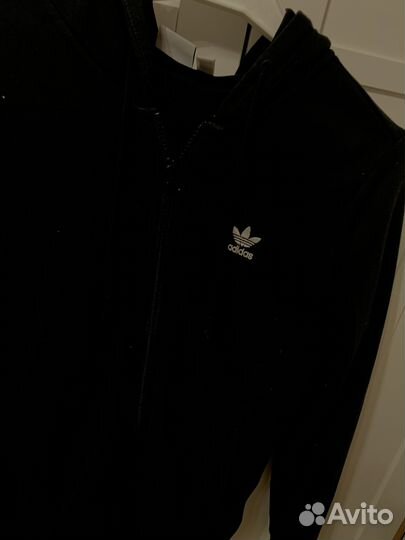 Продам спортивный костюм adidas