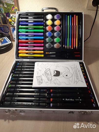 Набор юного художника-в чемодане