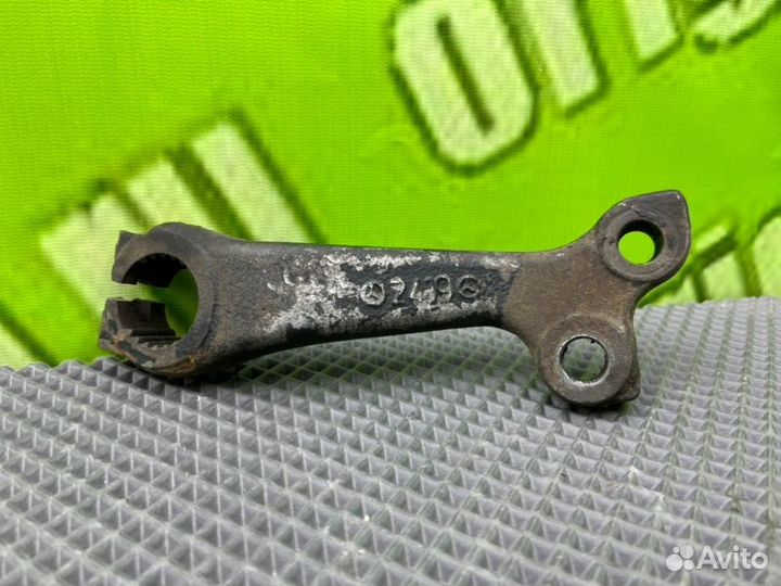 Рулевая сошка Mercedes-Benz E-Class W124 M111 2.0