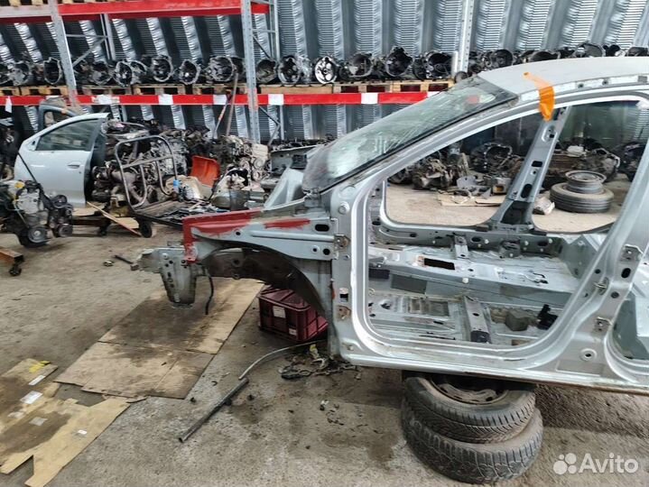 Четверть передняя левая Renault Sandero 2 0