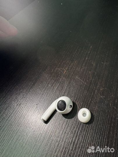 Правый наушник airpods 2