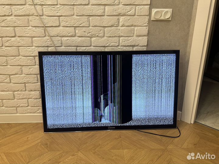 Телевизор на запчасти