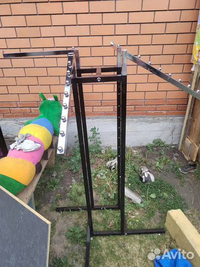Стойка для одежды