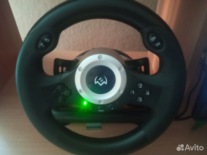 Игровой руль с педалями