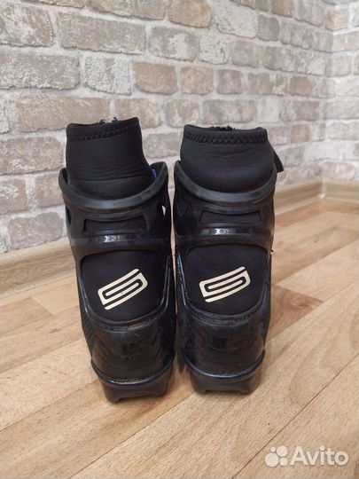 Лыжные ботинки spine