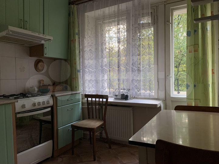 2-к. квартира, 50 м², 2/4 эт.