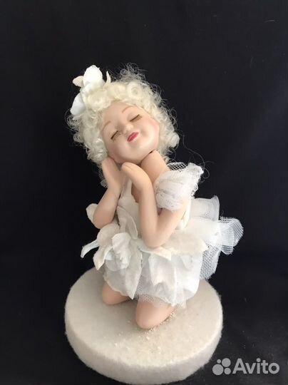 Куколка фарфоровая интерьерная