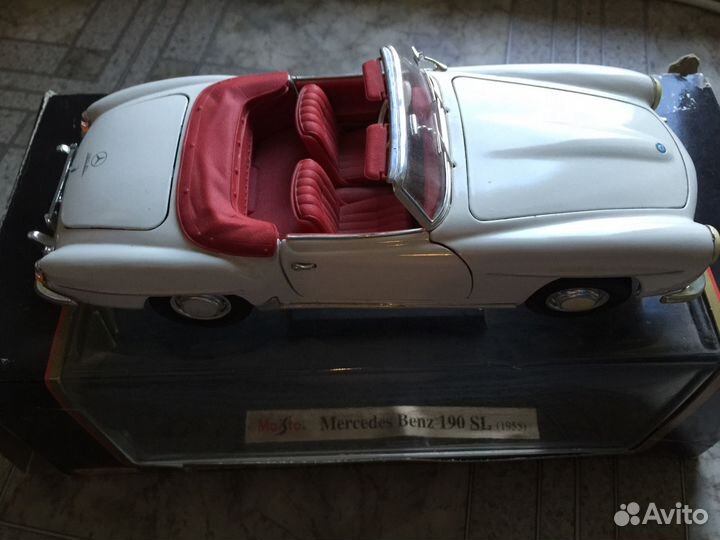 Модель масштаб 1/18 Mercedes Benz 190SL в коробке