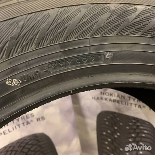 Yokohama IceGuard Stud IG65 235/55 R20 102T