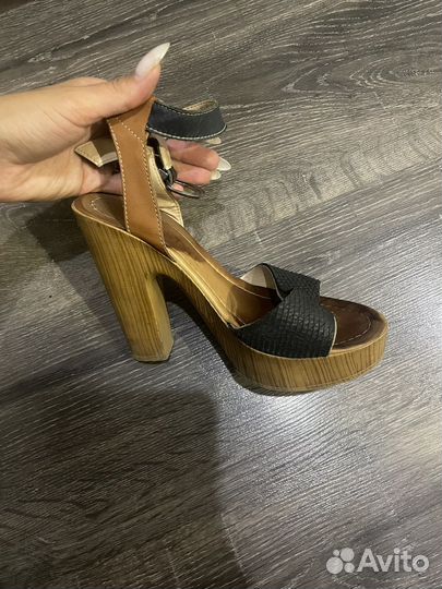 Босоножки 37