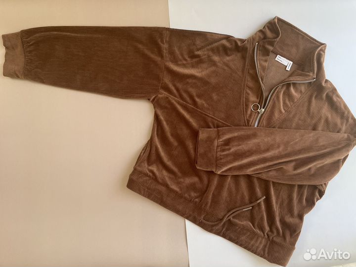 Женский спортивный костюм велюровый