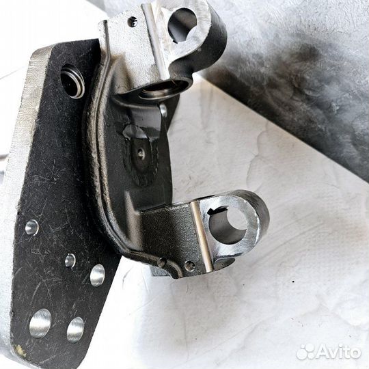 Кулак поворотный газон Некст 8.7т левый