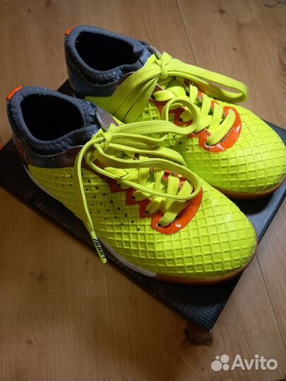 Футзалки на мальчика 30 размер