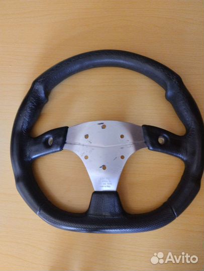 Руль для автомобиля спортивный