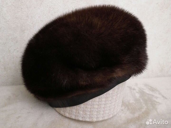 Меховой берет шапка