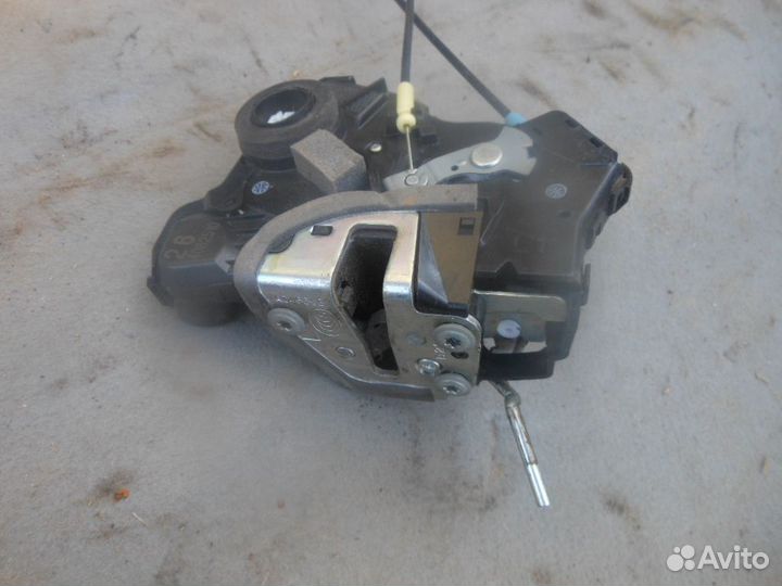 Замок двери передней левой для Suzuki Grand Vitara