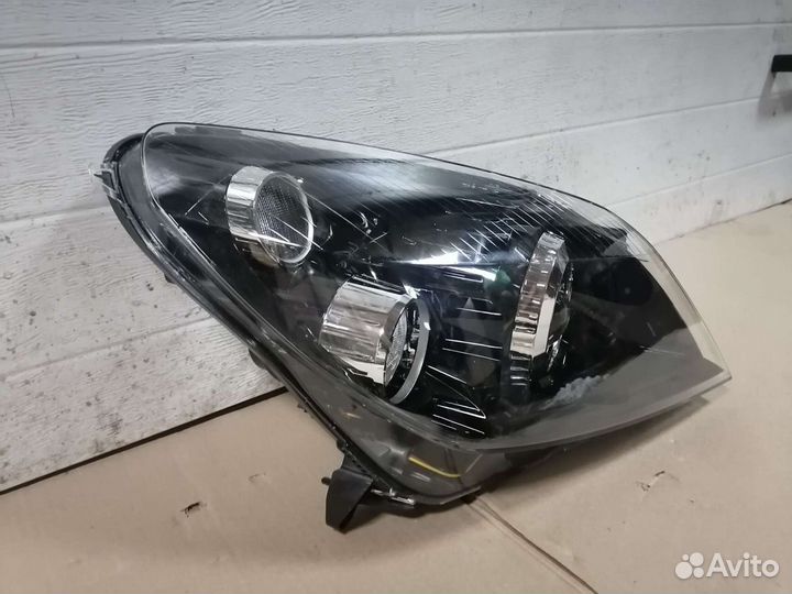 Фара правая Opel Astra h