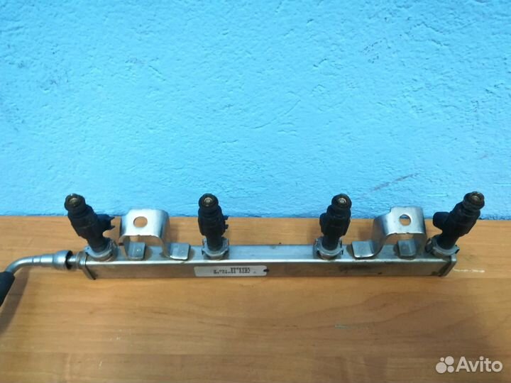Рампа (рейка ) топливная с форсунками форд 1356996