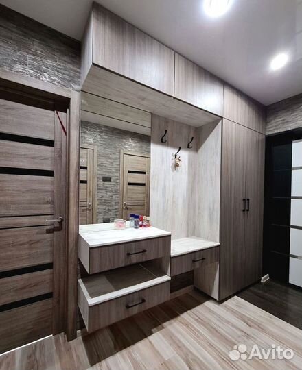 Современные шкафы в прихожую на заказ