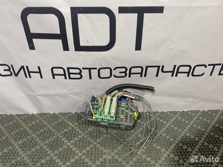 Блок предохранителей салона Honda Civic 8