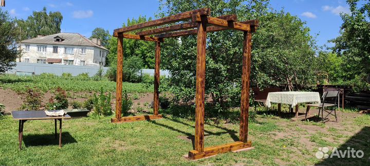 Садовые качели из дерева