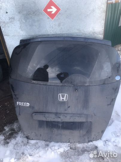 Крышка багажника Хонда Фреед