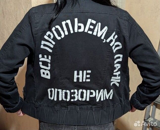 Джинсовая куртка женская с ручной росписью