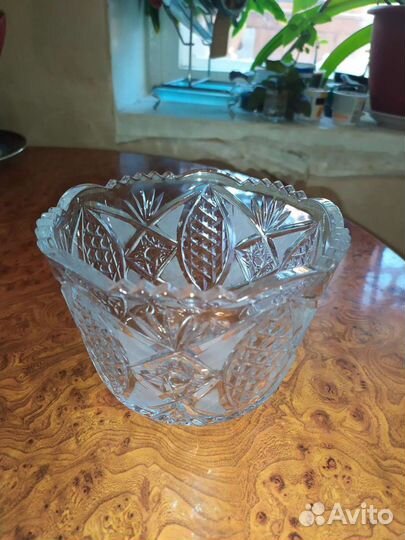 Хрустальная ваза