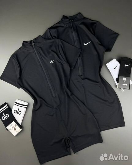 Женский спортивный комбинезон