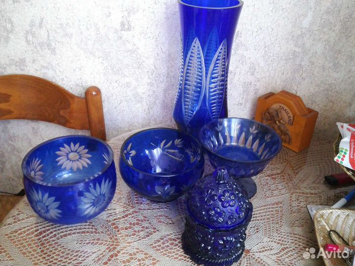 Вазы из синего хрусталя