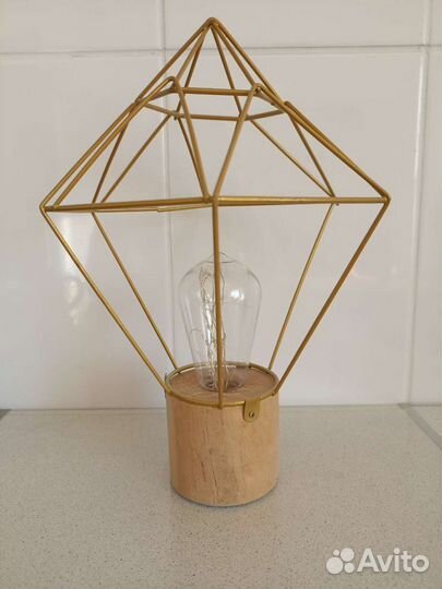 Лампа настольная