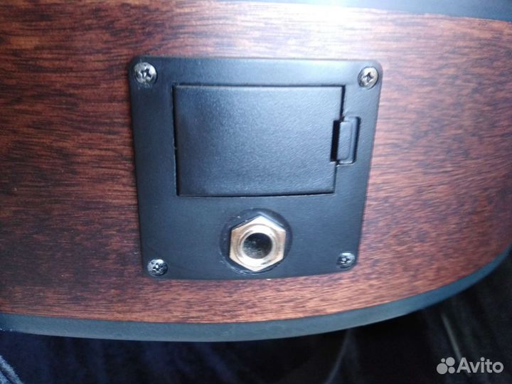 Электро-акустическая гитара Cort