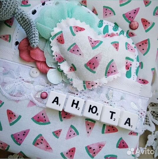 Фотоальбом и сенсорная игрушка