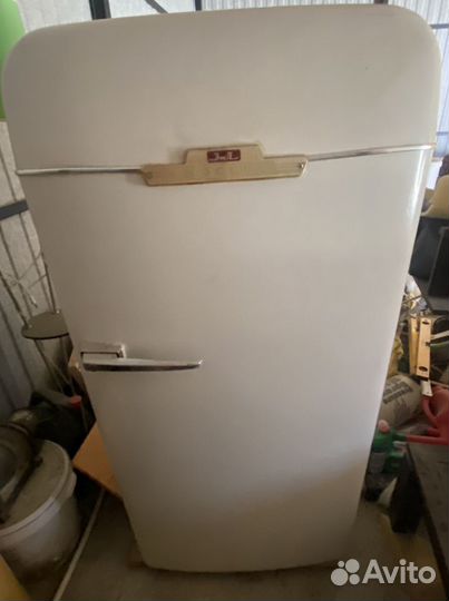 Ретро холодильник