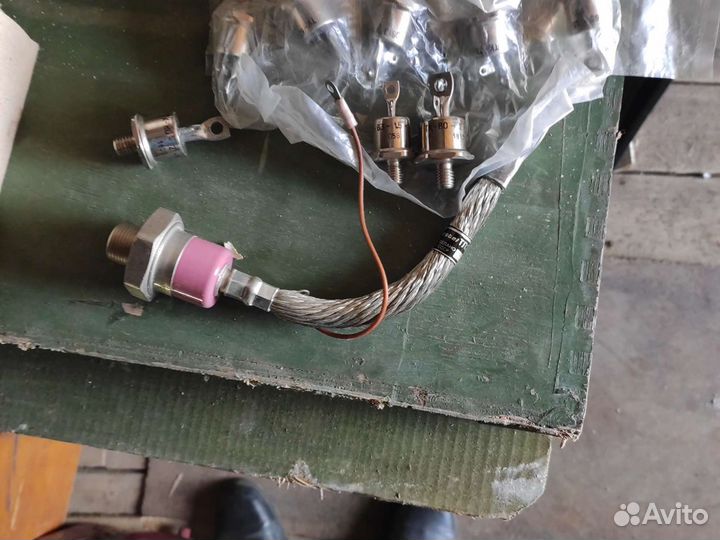 Транзисторы тк63 1,5 тк80 -2 тл2-200