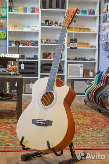 Акустическая гитара, с вырезом, цвет натуральный