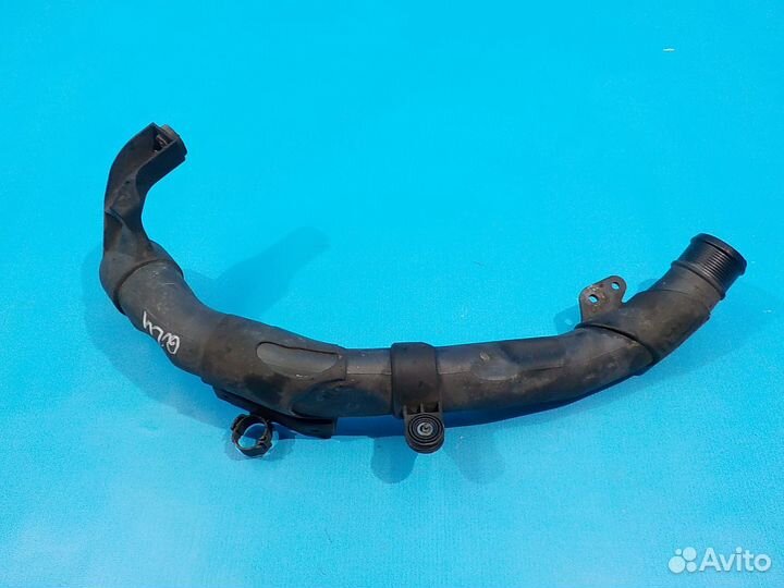 Патрубок интеркулера skoda Yeti 2009-2018