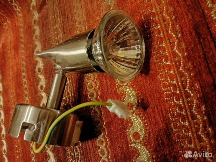 Светильники настенные