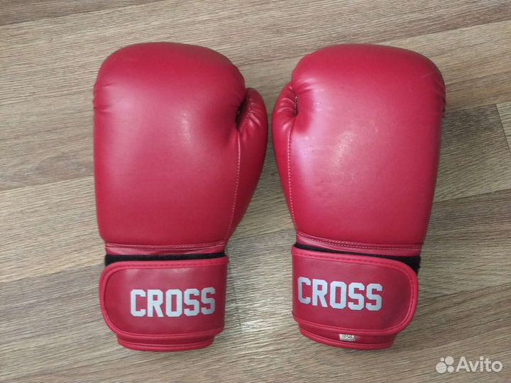 Боксерские перчатки
