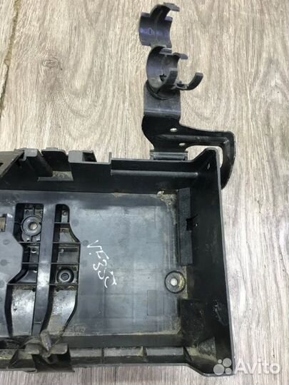 Полка аккумулятора Opel Astra J 2010