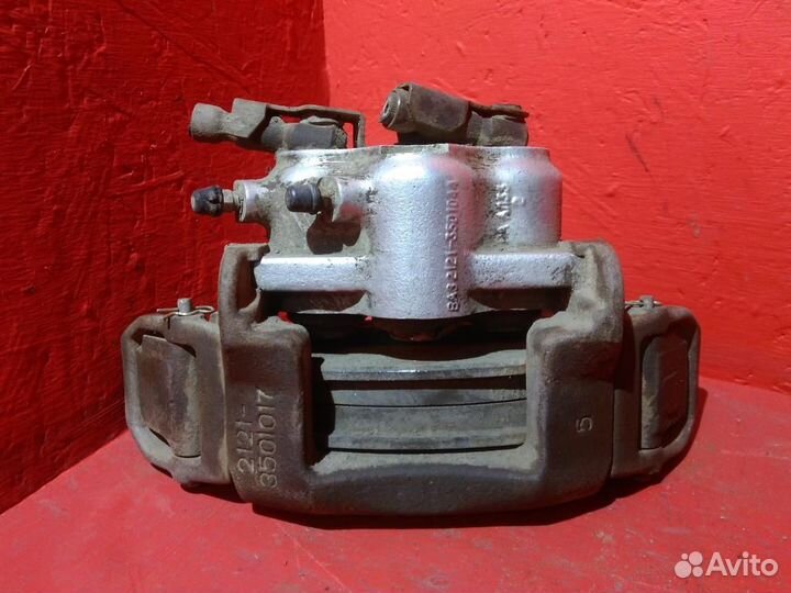 Нива Суппорт правый ваз 2121 21214 с дефектом