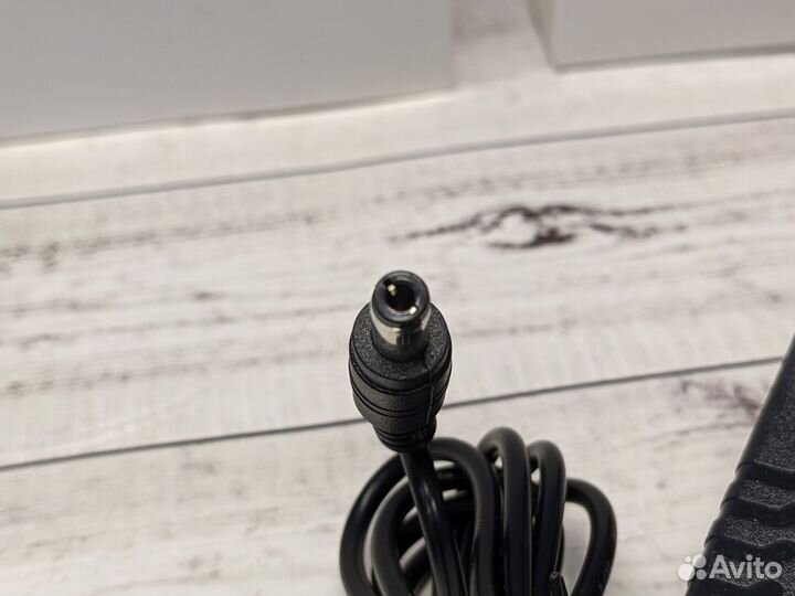 Блок питания универсальный 12V-2A, 9V-2A и 5V-2A