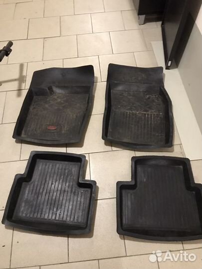 Универсальные автомобильные коврики