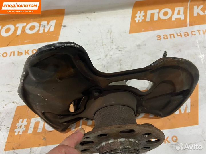 Кулак передний правый Mercedes-Benz C-Класс W204