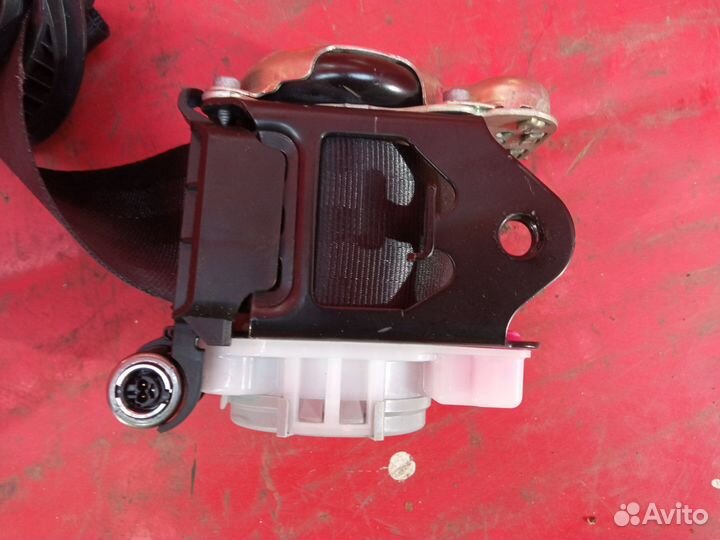 Ремень безопасности передний правый Volkswagen