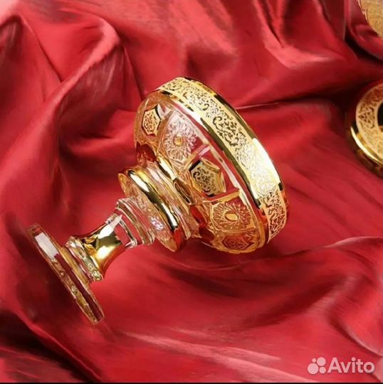 Конфетница на ножке