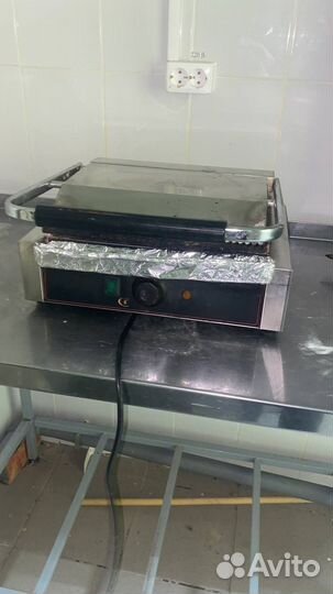 Контактный гриль HEG-811E