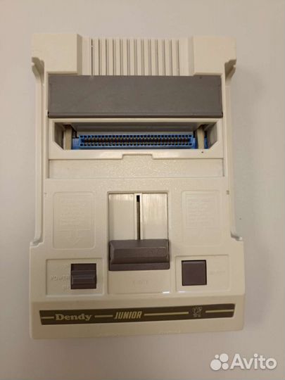 Игровая приставка dendy