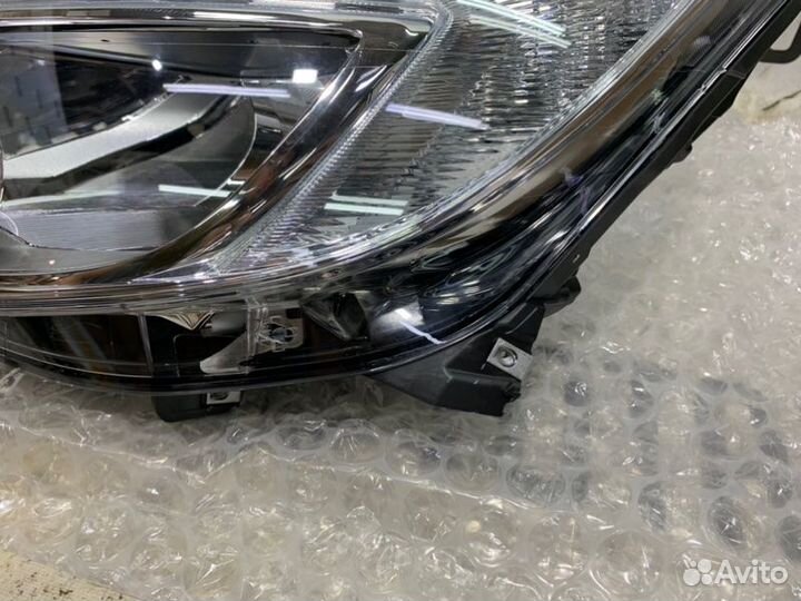 Фара передняя левая Opel Astra J