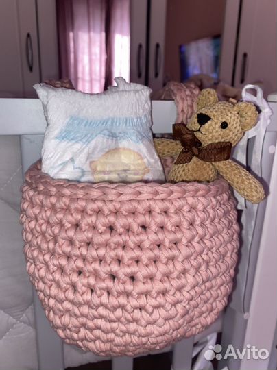 Подвесная корзинка на кроватку